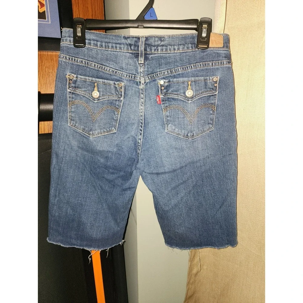 Levis these women